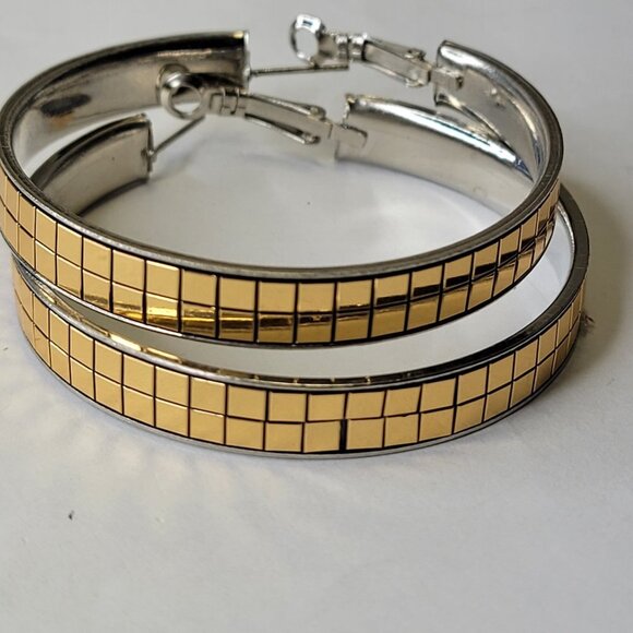 Tile Pattern Gold Tone Round Hoop Earrings - Picture 2 of 11